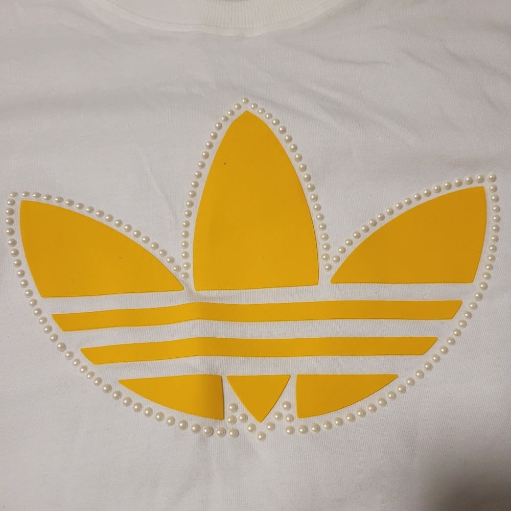 NwT pearl detailed Adidas T-Shirt